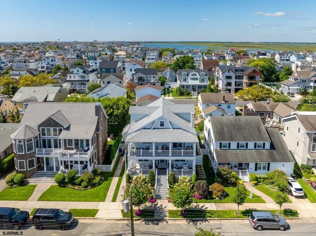 $150,000 | 428 North Pembroke Avenue, Unit FULL SUMMER RENTAL W/POOL, Margate City, NJ 08402