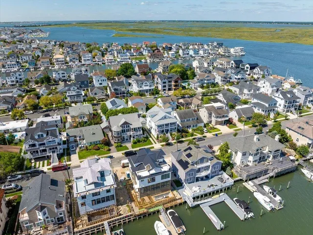 $150,000 | 428 North Pembroke Avenue, Unit FULL SUMMER RENTAL W/POOL, Margate City, NJ 08402