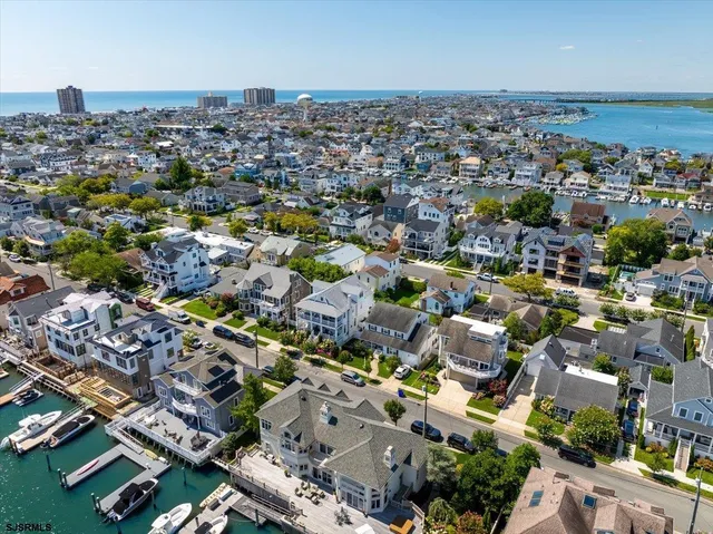 $150,000 | 428 North Pembroke Avenue, Unit FULL SUMMER RENTAL W/POOL, Margate City, NJ 08402