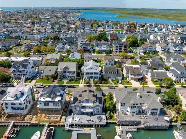 $150,000 | 428 North Pembroke Avenue, Unit FULL SUMMER RENTAL W/POOL, Margate City, NJ 08402