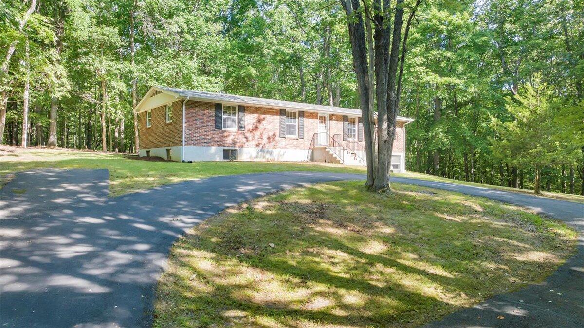 2821 Lees Gap Road Fincastle, VA 24090 - Photo 39 of 61 39-DJI_20240626094500_0032_D_MIB
