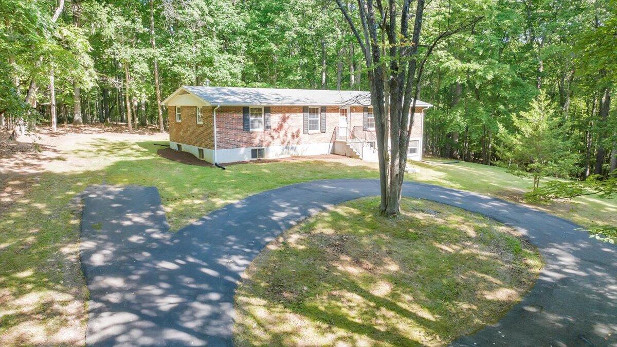 2821 Lees Gap Road Fincastle, VA 24090 - Photo 40 of 61 40-DJI_20240626094514_0033_D_MIB