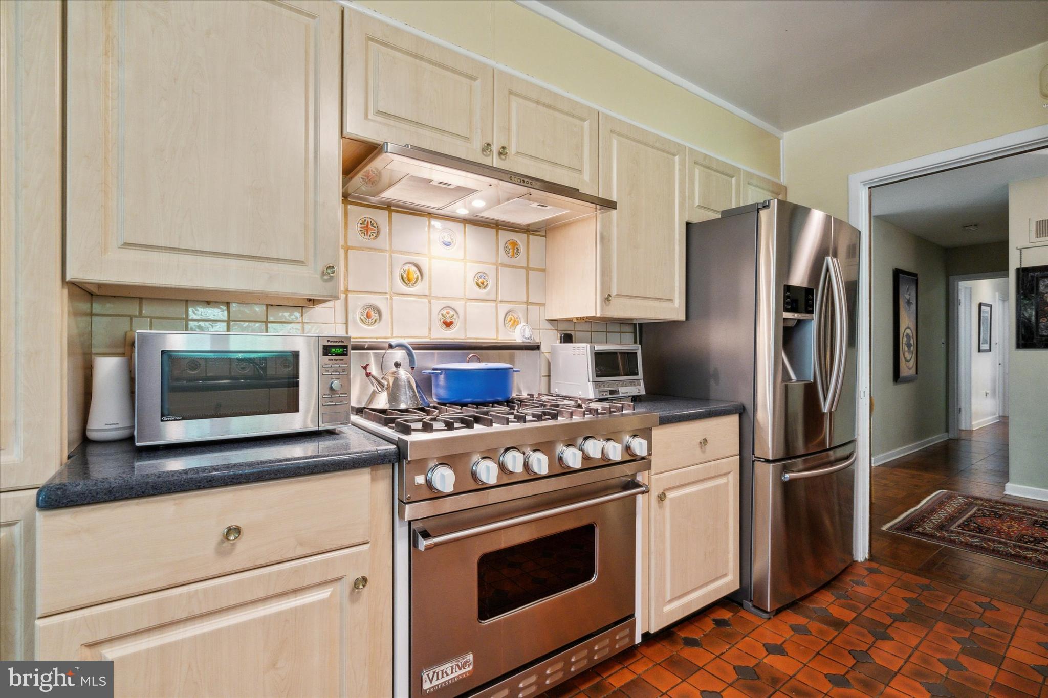 4029 Apalogen Road Philadelphia, PA 19129 - Photo 12 of 40