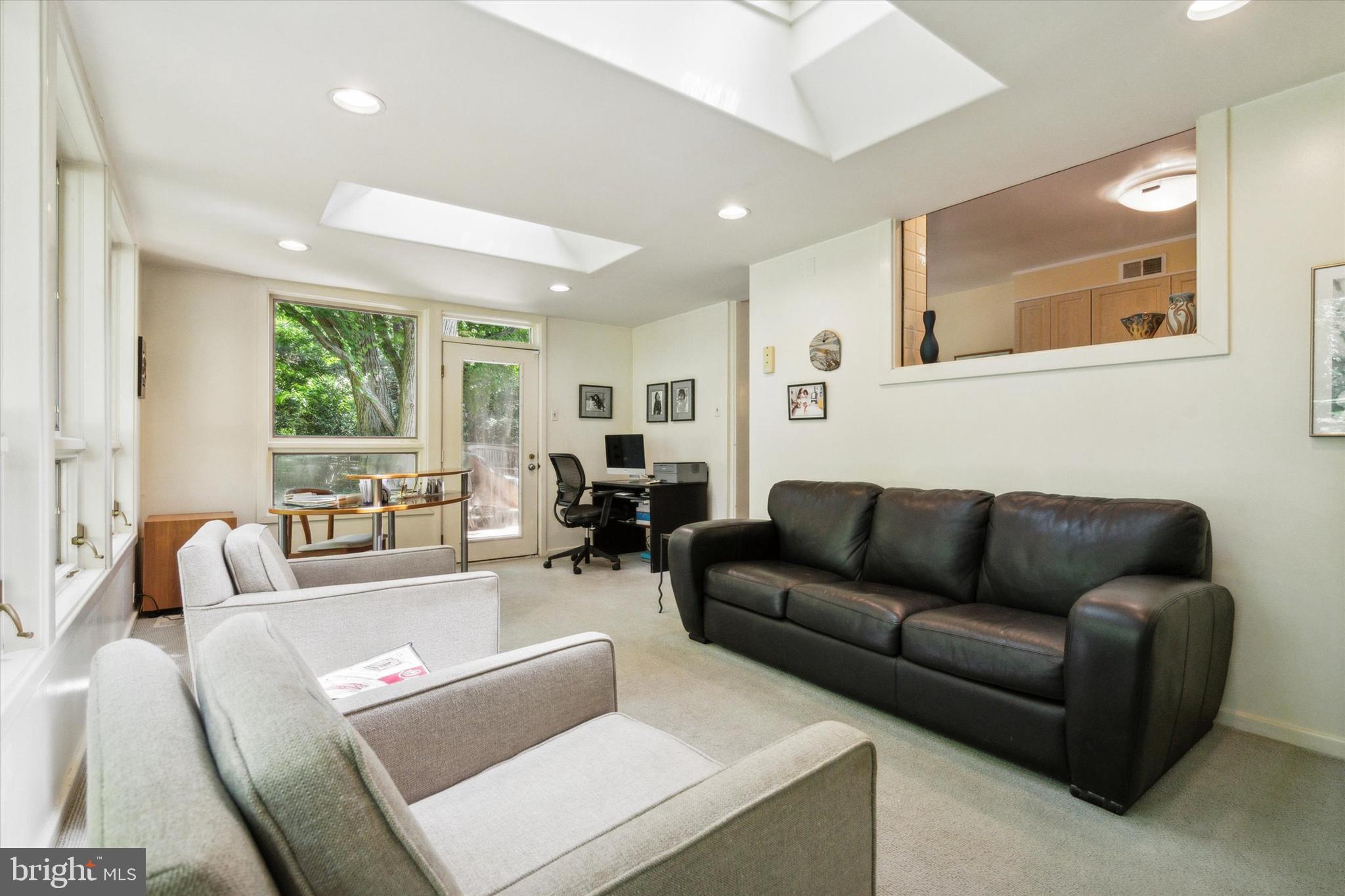 4029 Apalogen Road Philadelphia, PA 19129 - Photo 18 of 40