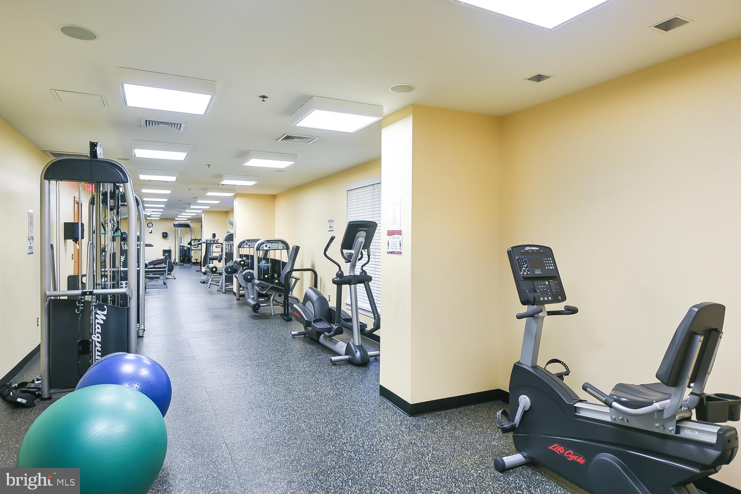 910 M Street Northwest, Unit 704 Washington, DC 20001 - Photo 32 of 35