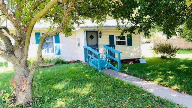 $55,000 | 107 North Walker Avenue, Morocco, IN 47963