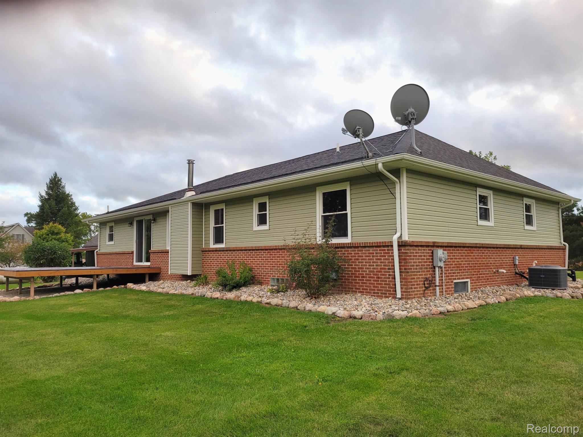 748 Sperry Road Allenton, MI 48002 - Photo 3 of 42 Gallery Image 3
