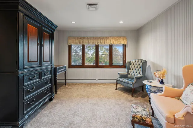 $1,495,000 | 158 Old Courthouse Road, Manhasset Hills, NY 11040