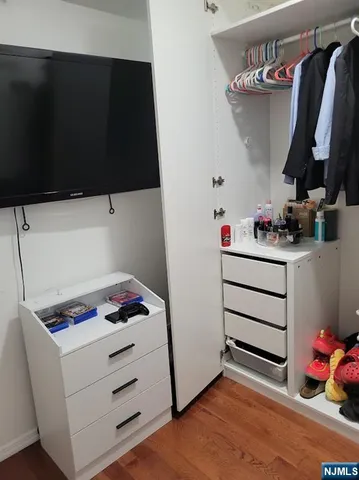 $725,000 | 576 Ridgeland Terrace, Englewood, NJ 07631