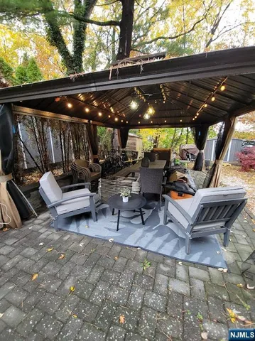 $725,000 | 576 Ridgeland Terrace, Englewood, NJ 07631