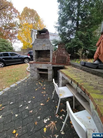 $725,000 | 576 Ridgeland Terrace, Englewood, NJ 07631