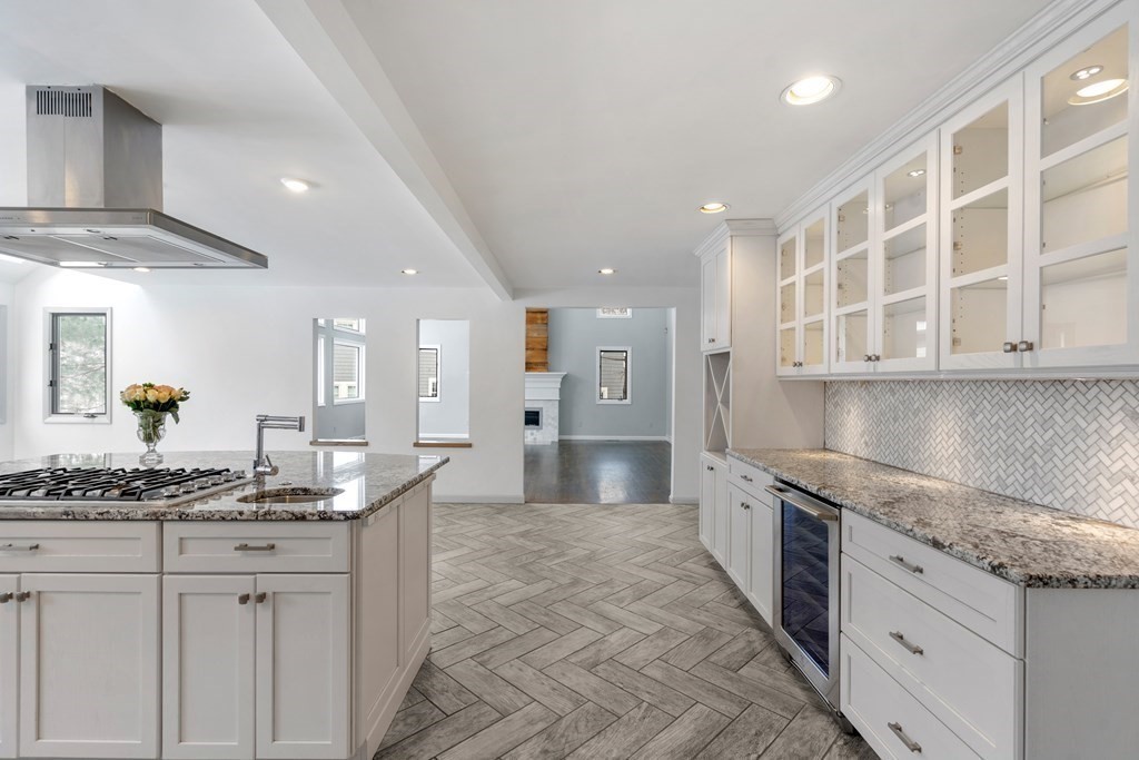 5 Dwhinda Road Newton, MA 02468 - Photo 5 of 42