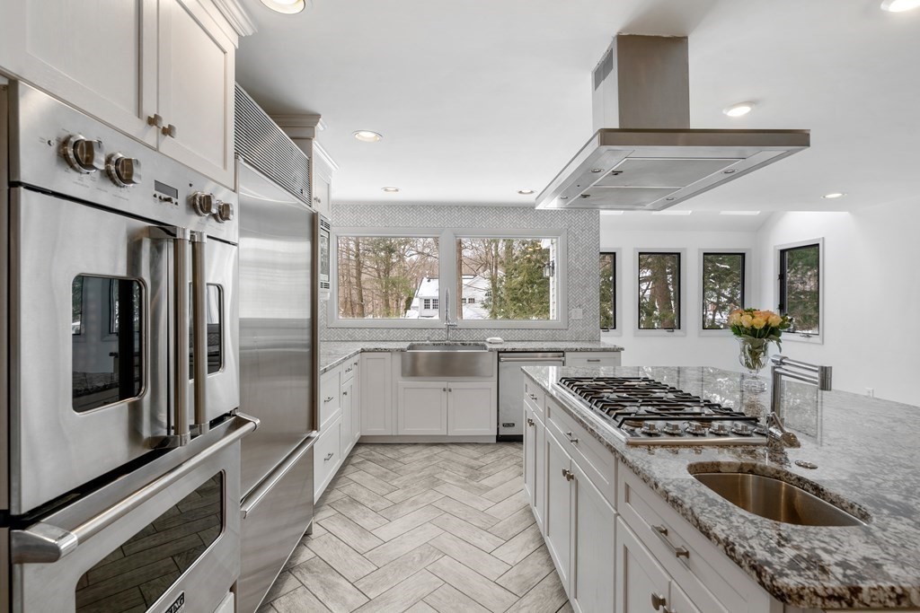 5 Dwhinda Road Newton, MA 02468 - Photo 8 of 42