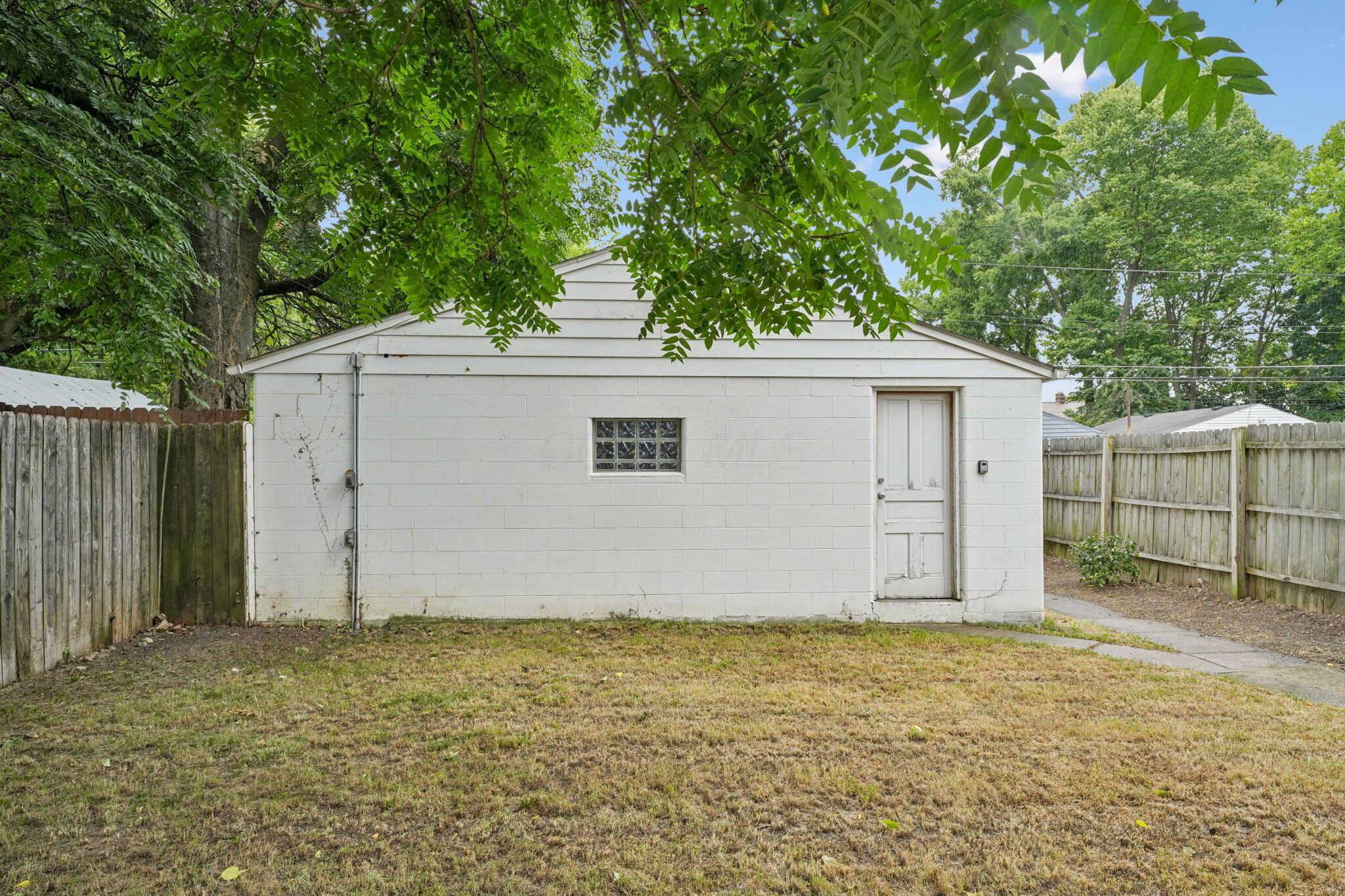 1825-1827 Bryden Road Columbus, OH 43205 - Photo 9 of 24 12-web-or-mls-1825-1827-bryden-rd