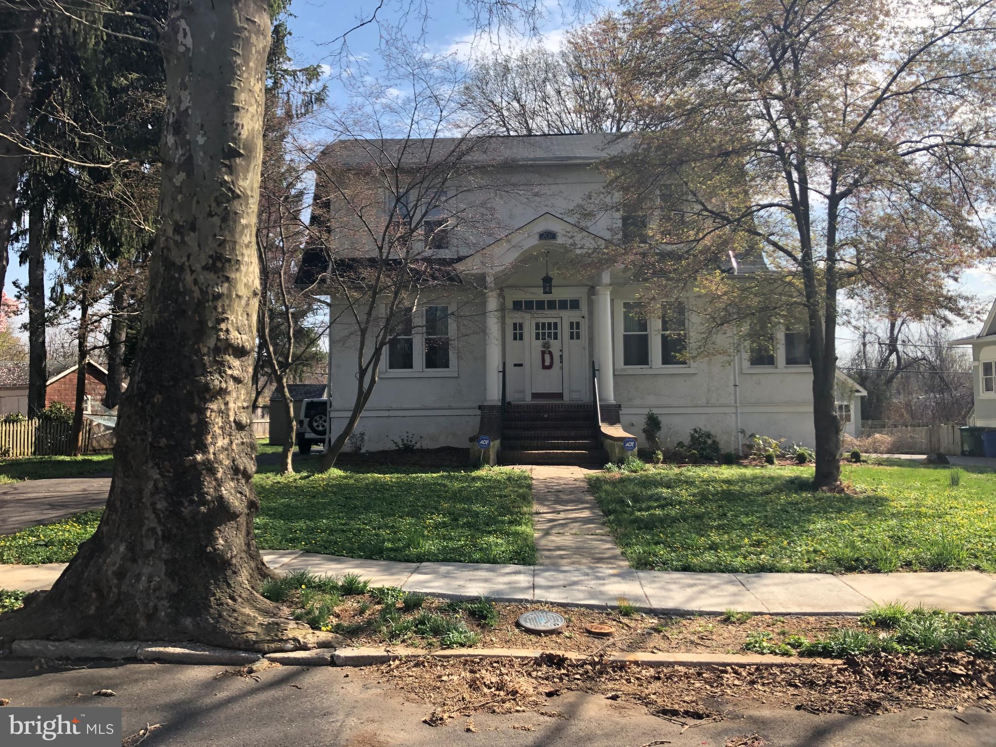 207 Mallow Hill Road Baltimore, MD 21229 - Photo 1 of 65 Front