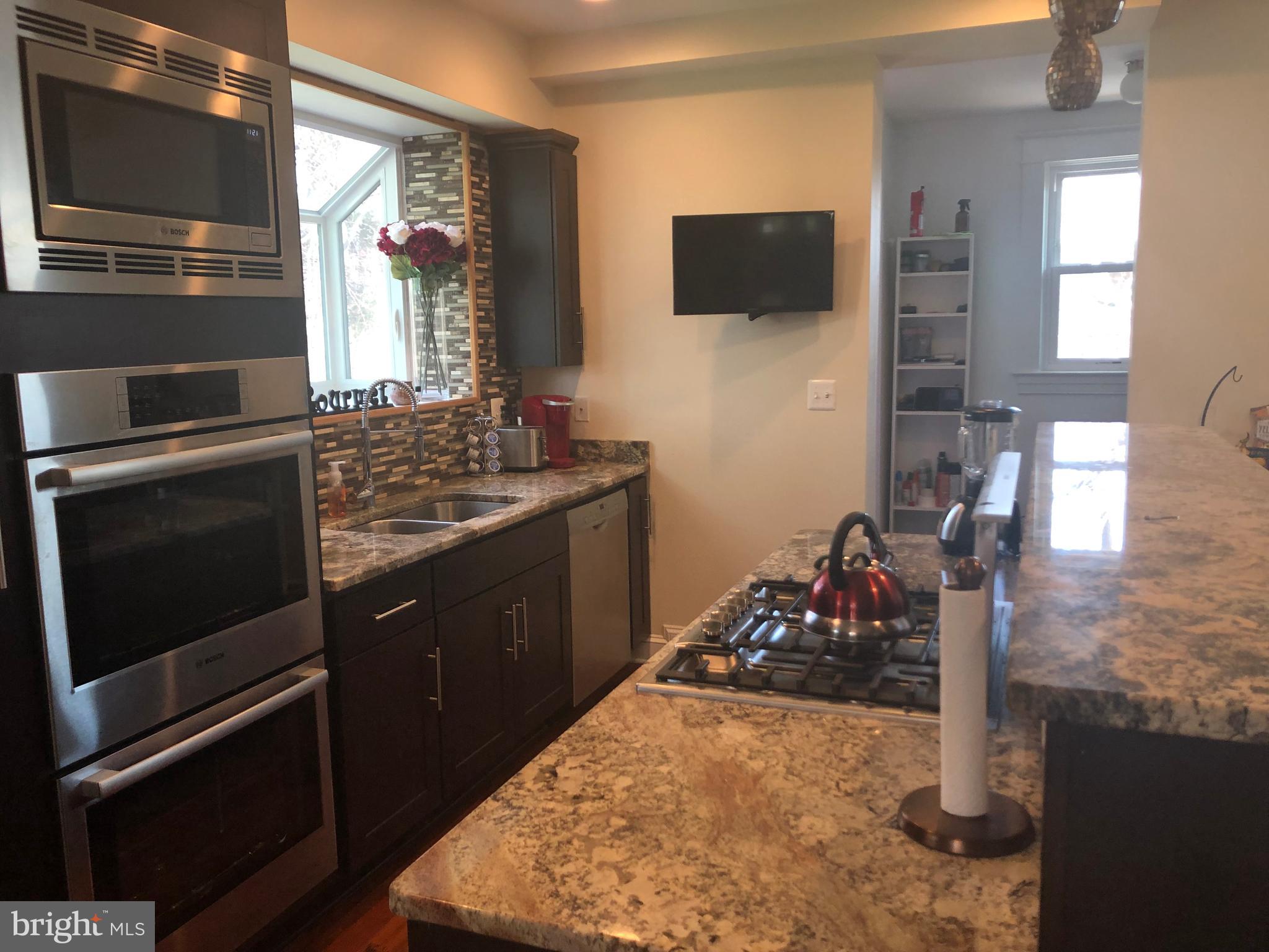 207 Mallow Hill Road Baltimore, MD 21229 - Photo 17 of 65 Kitchen