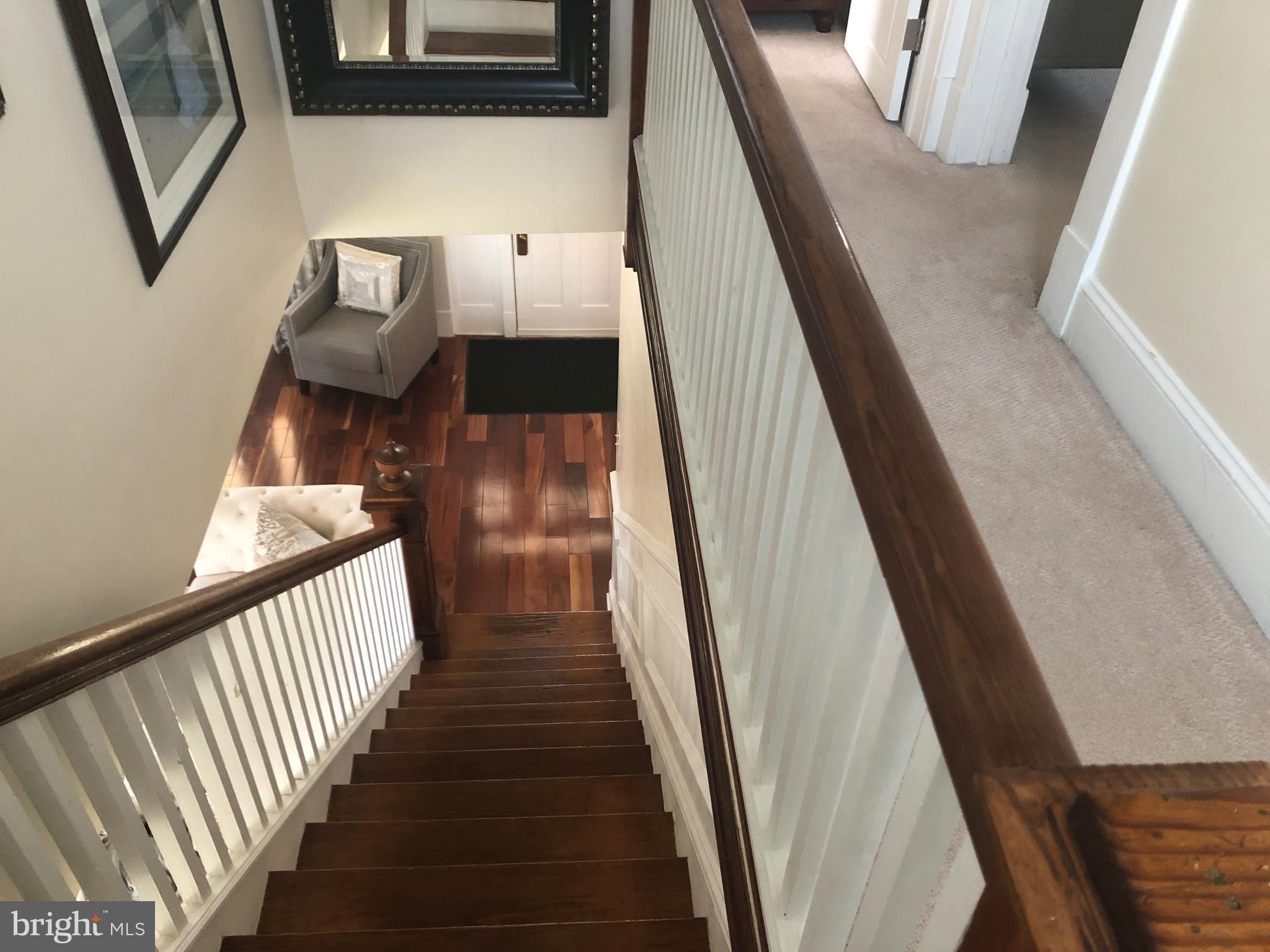 207 Mallow Hill Road Baltimore, MD 21229 - Photo 32 of 65 Staircase/Hall