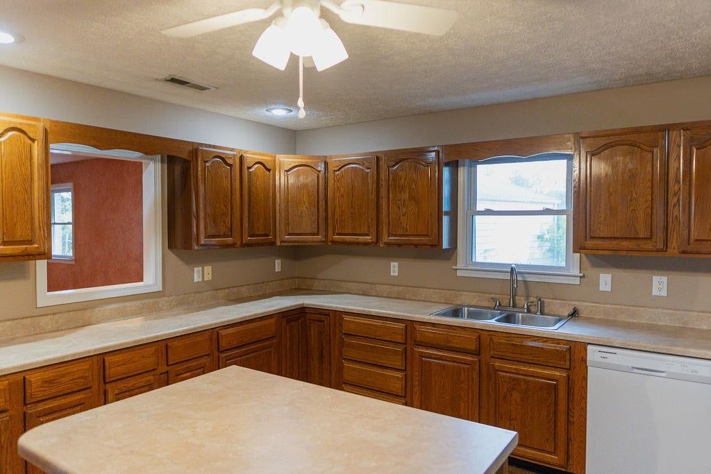 2065 Girkin Road Bowling Green, KY 42101 - Photo 8 of 38 Gallery Image 8