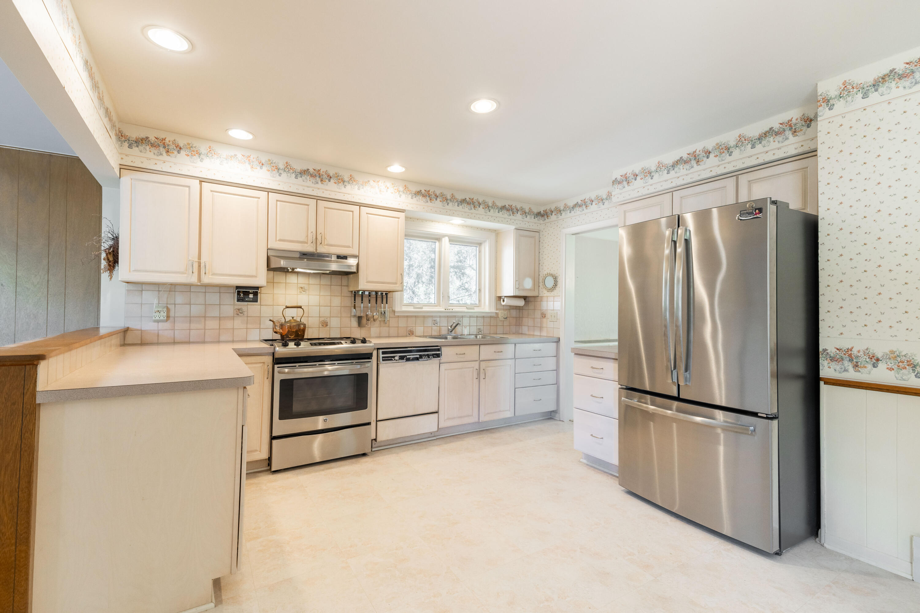 8480 Hampton Road Grosse Ile, MI 48138 - Photo 11 of 39 9480 Hampton, Grosse Ile (11 of 39)