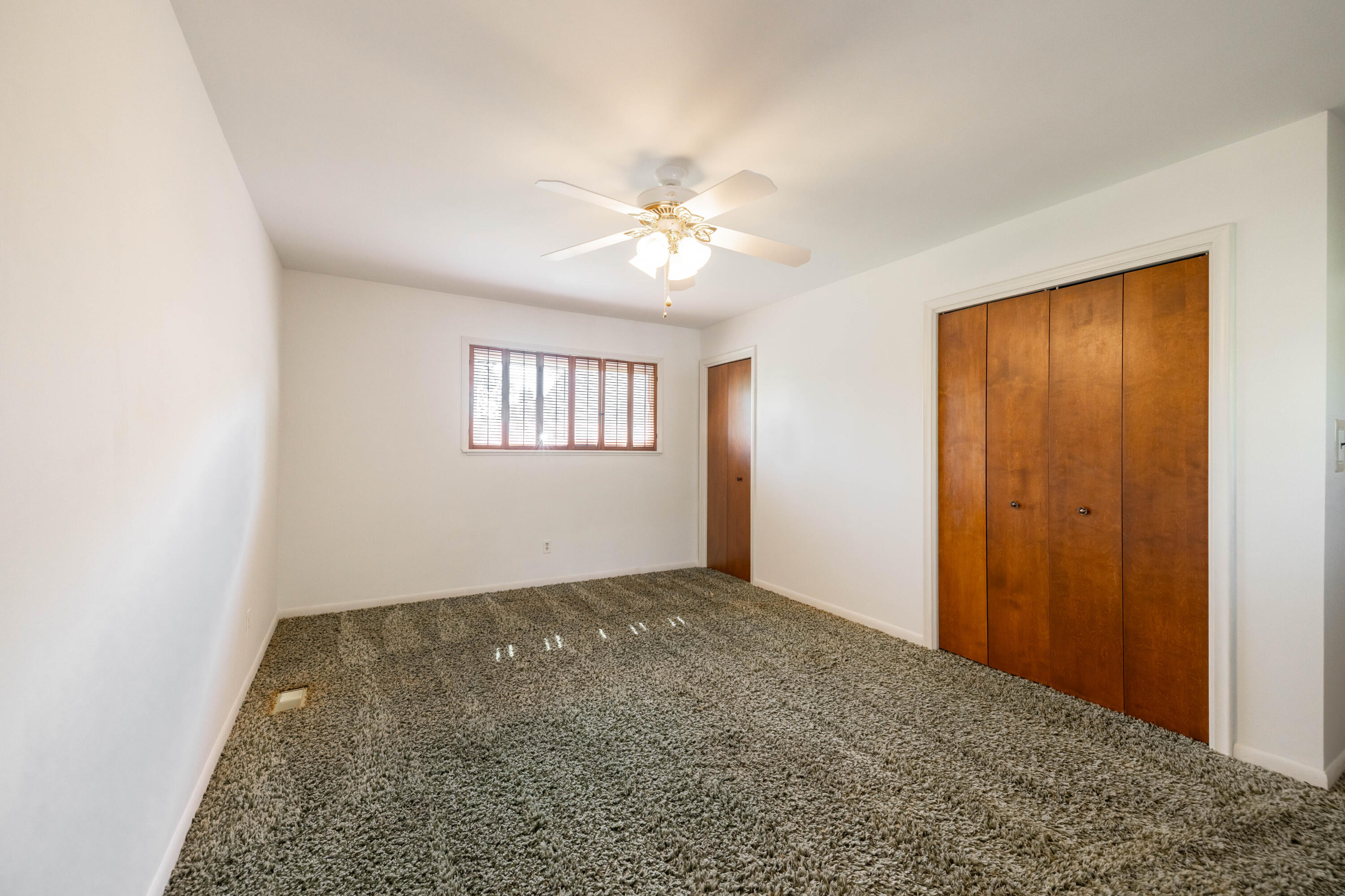 8480 Hampton Road Grosse Ile, MI 48138 - Photo 24 of 39 9480 Hampton, Grosse Ile (24 of 39)