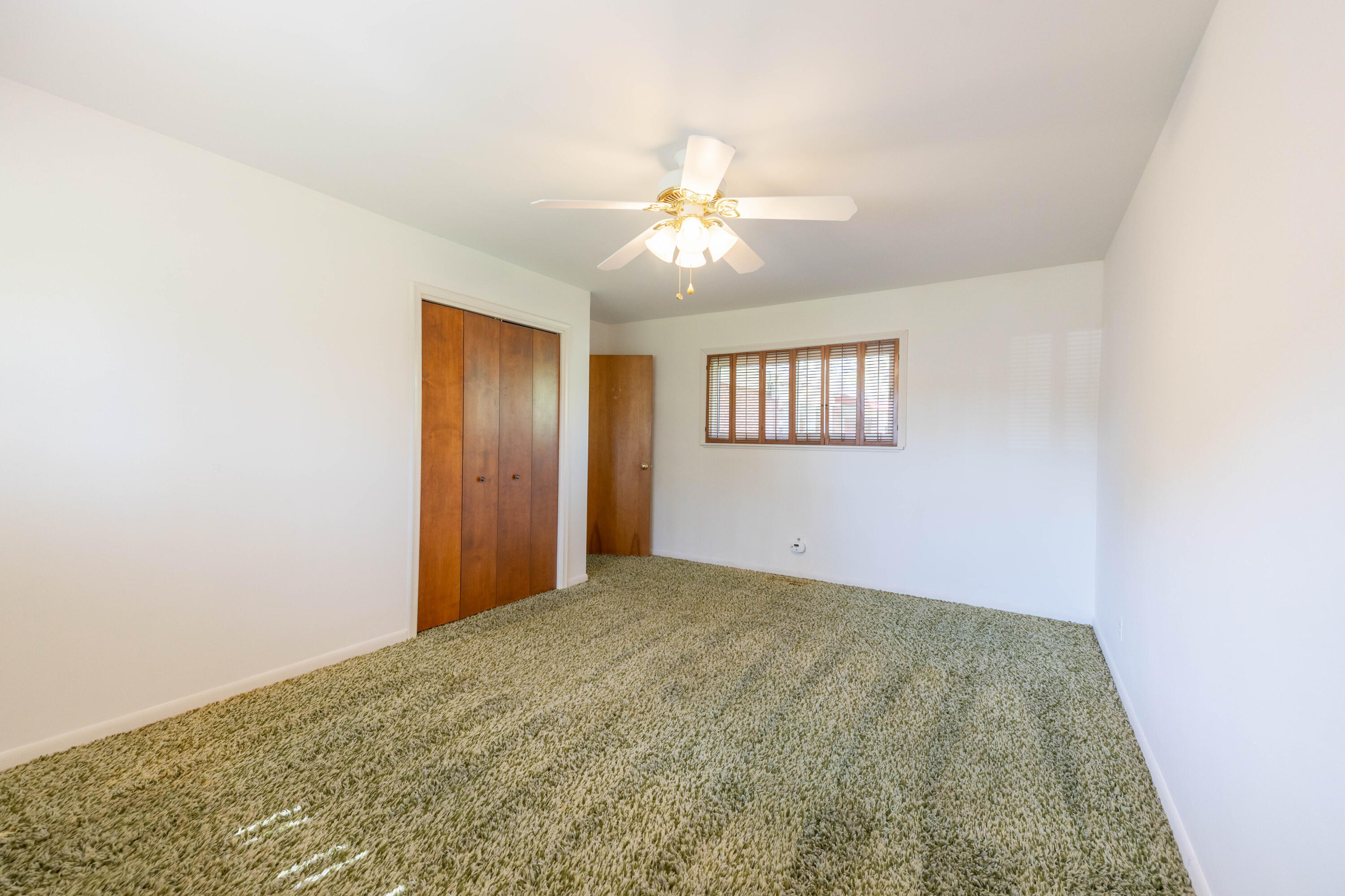 8480 Hampton Road Grosse Ile, MI 48138 - Photo 25 of 39 9480 Hampton, Grosse Ile (25 of 39)