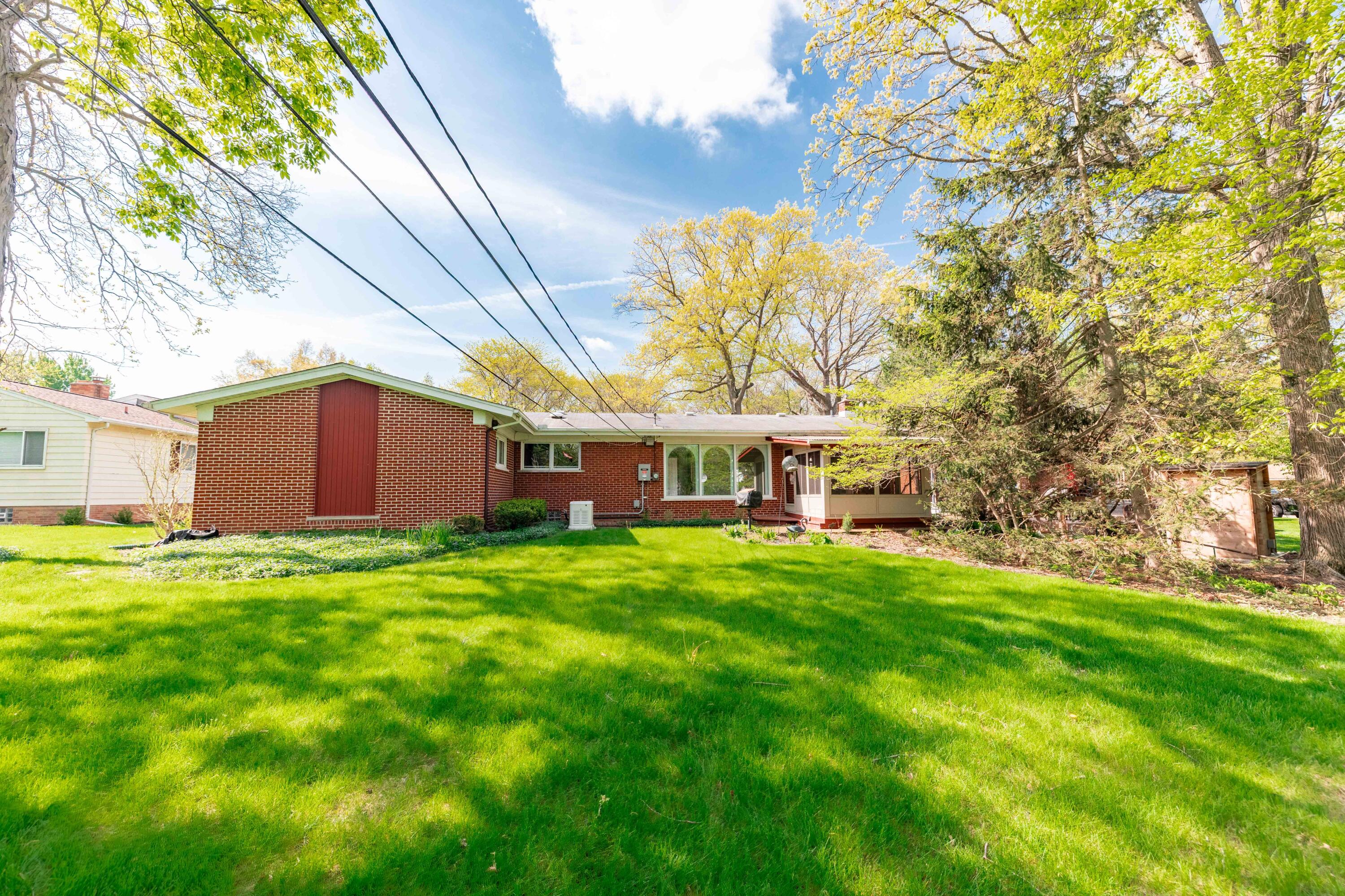 8480 Hampton Road Grosse Ile, MI 48138 - Photo 34 of 39 9480 Hampton, Grosse Ile (34 of 39)