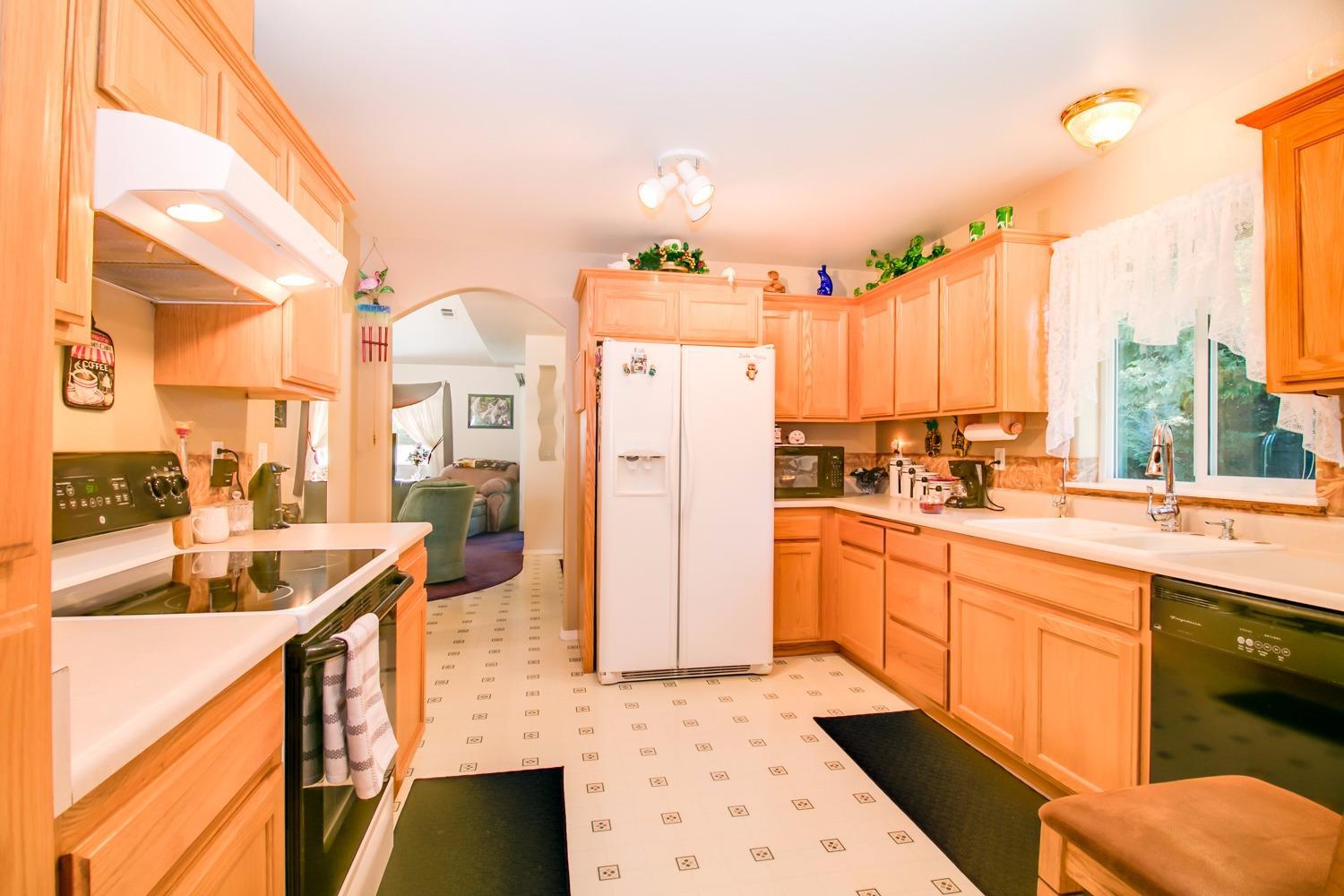 1018 Lincoln Road Grants Pass, OR 97526 - Photo 6 of 19 Additional Photo