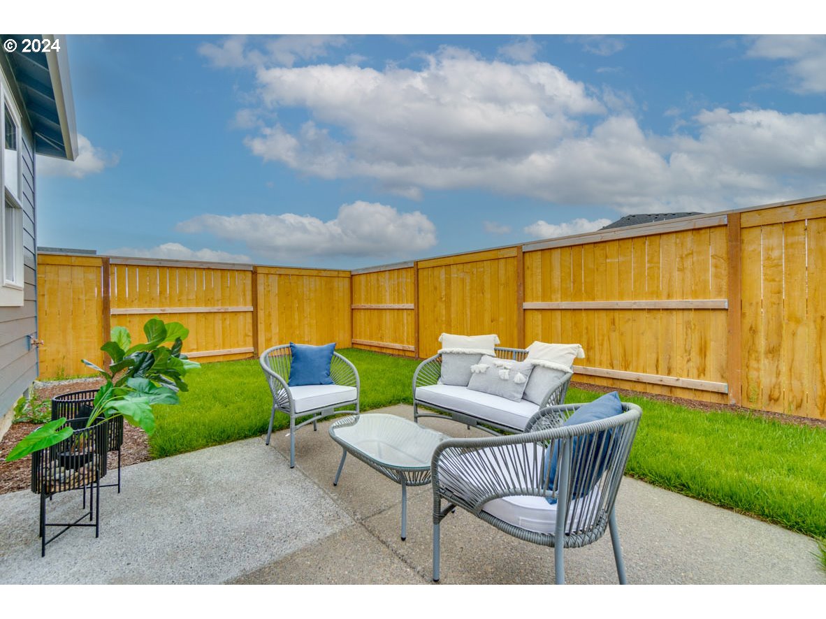 2961 V Street Springfield, OR 97477 - Photo 22 of 24 a balcony with furniture and garden