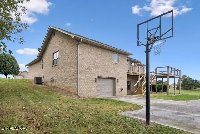 $575,000 | 734 Southview Circle, Kodak, TN 37764