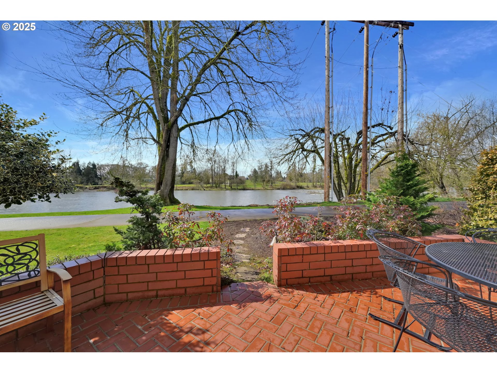 579 Wimbledon Court Eugene, OR 97401 - Photo 30 of 46 a view of outdoor space yard and patio