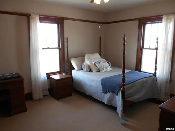 $275,000 | 18046 County Road 1000 East, Good Hope, IL 61438