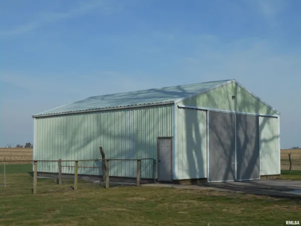 $275,000 | 18046 County Road 1000 East, Good Hope, IL 61438