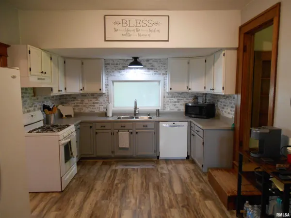 $275,000 | 18046 County Road 1000 East, Good Hope, IL 61438