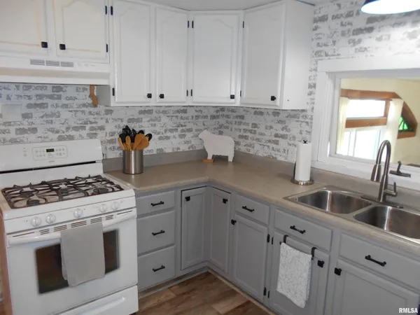 $275,000 | 18046 County Road 1000 East, Good Hope, IL 61438