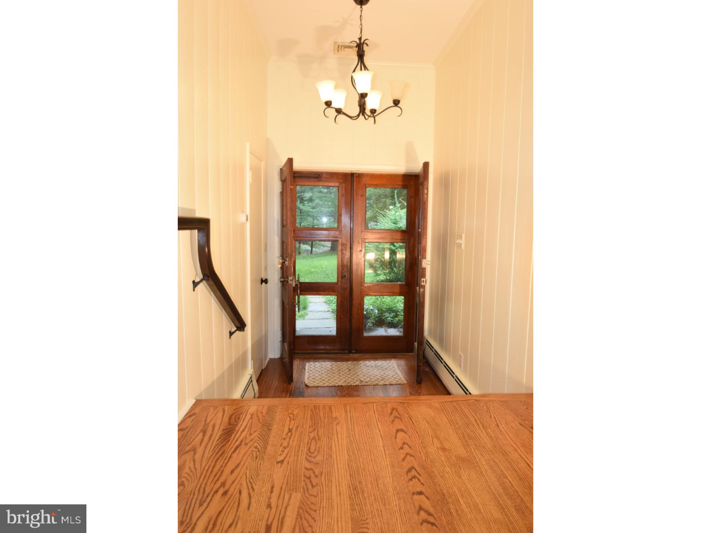 721 Beatty Road Springfield, PA 19064 - Photo 3 of 25 Foyer