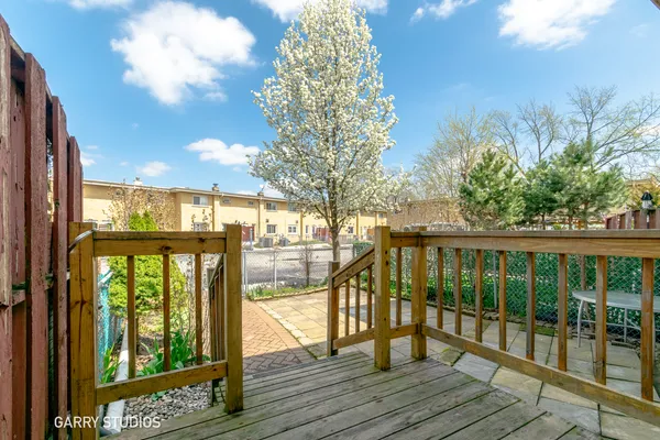 $329,896 | 1212 North Wheeling Road, Mount Prospect, IL 60056