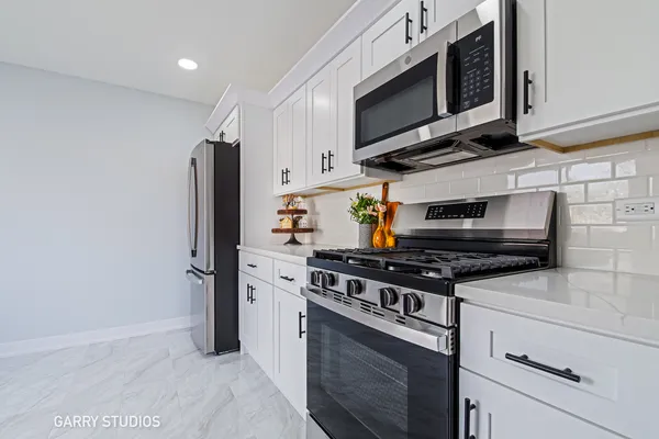 $329,896 | 1212 North Wheeling Road, Mount Prospect, IL 60056