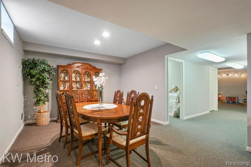36915 Valley Ridge Drive Farmington Hills, MI 48331 - Photo 13 of 39
