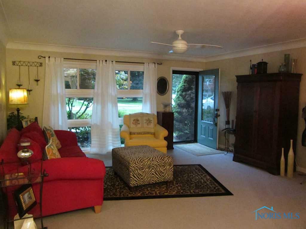 4923 Elmhurst Road Toledo, OH 43613 - Photo 2 of 16 Gallery Image 2