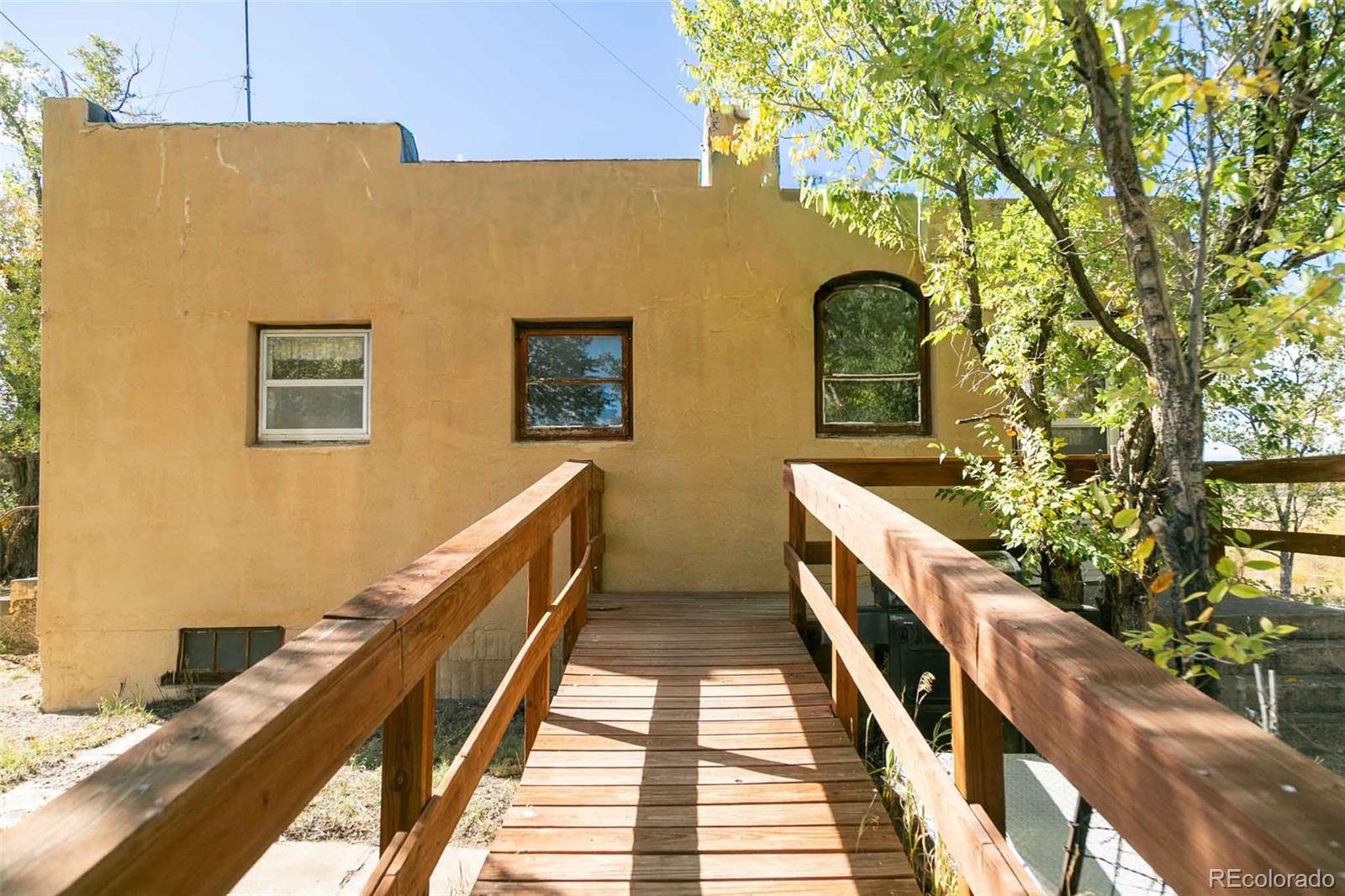 6771 West County Road Del Norte, CO 81132 - Photo 31 of 50 a view of balcony with furniture