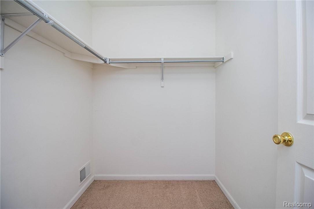 11794 Farmington Road, Unit 90 Livonia, MI 48150 - Photo 23 of 31 22.jpg