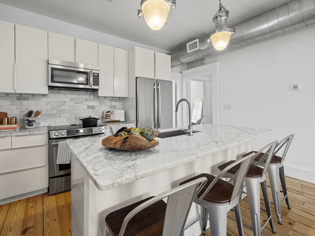 67 Rutland Street, Unit 3 Boston, MA 02118 - Photo 2 of 13