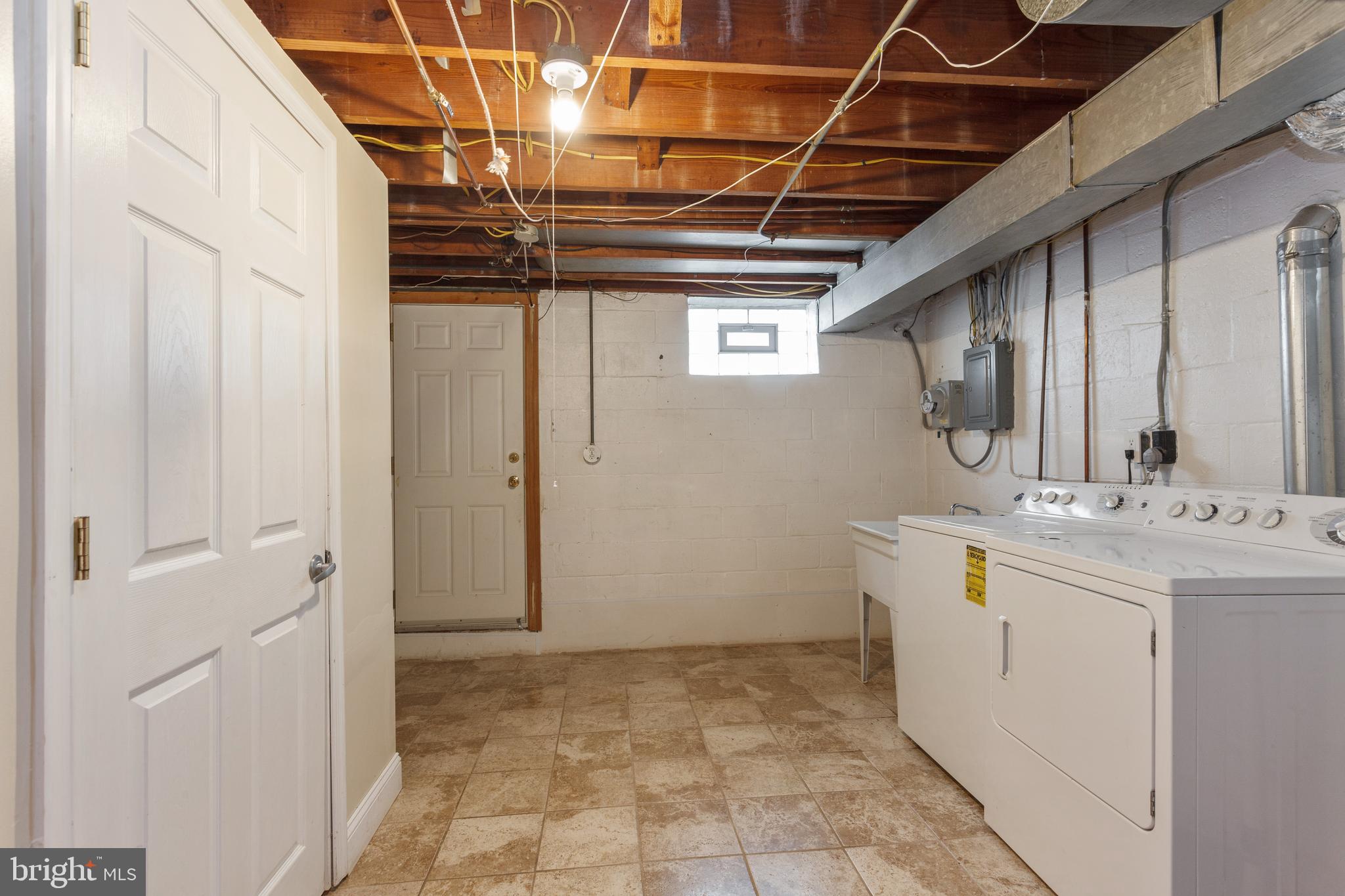325 Radnor Road Baltimore, MD 21212 - Photo 26 of 36 Laundry Room