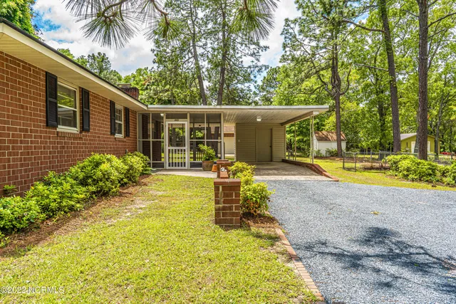 $2,500 | 440 West Maine Avenue, Southern Pines, NC 28387