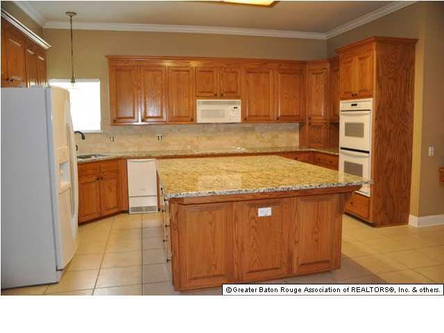 12716 Oxley Drive Baton Rouge, LA 70816 - Photo 3 of 14