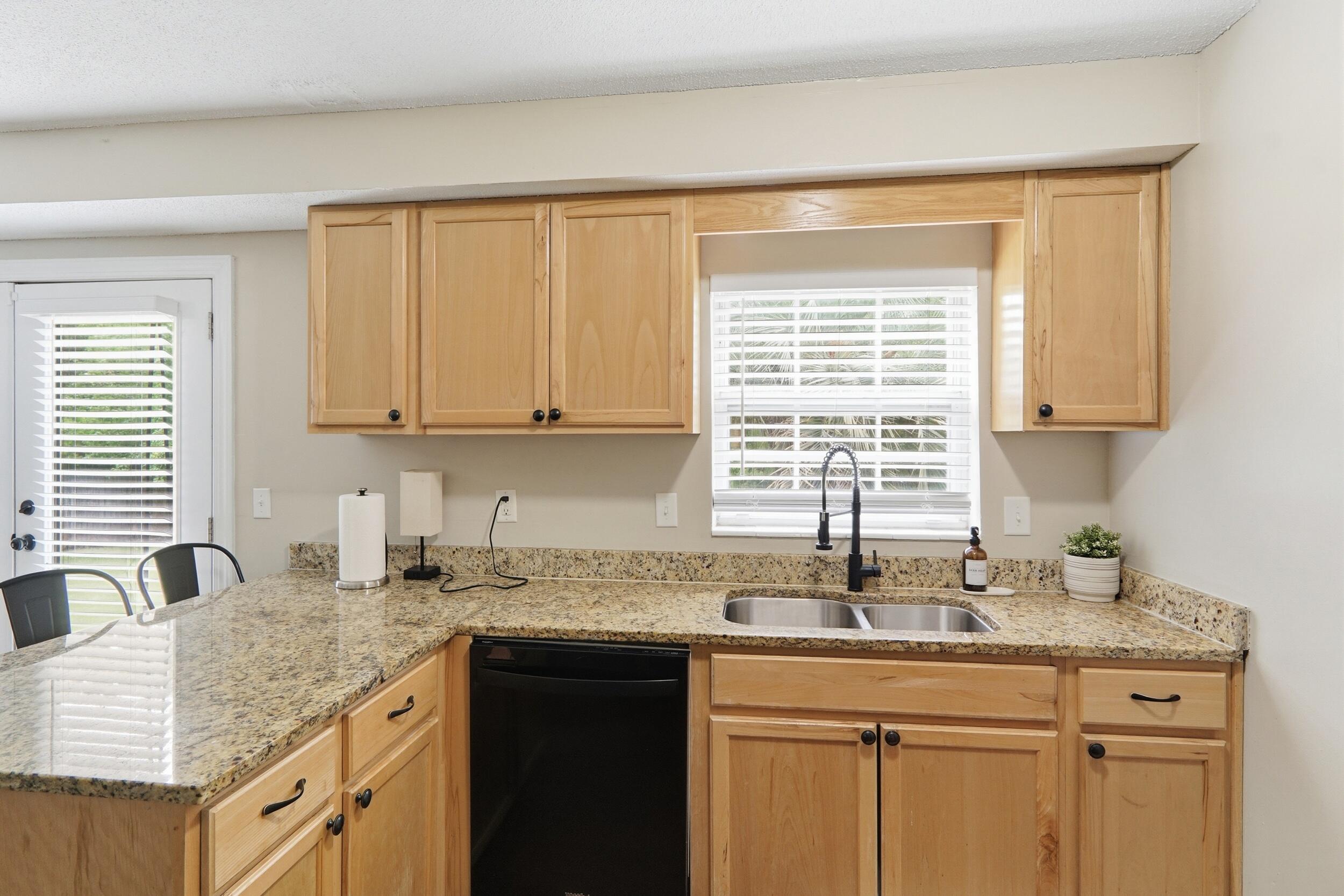 1237 Redeemer Drive Hanahan, SC 29410 - Photo 14 of 49