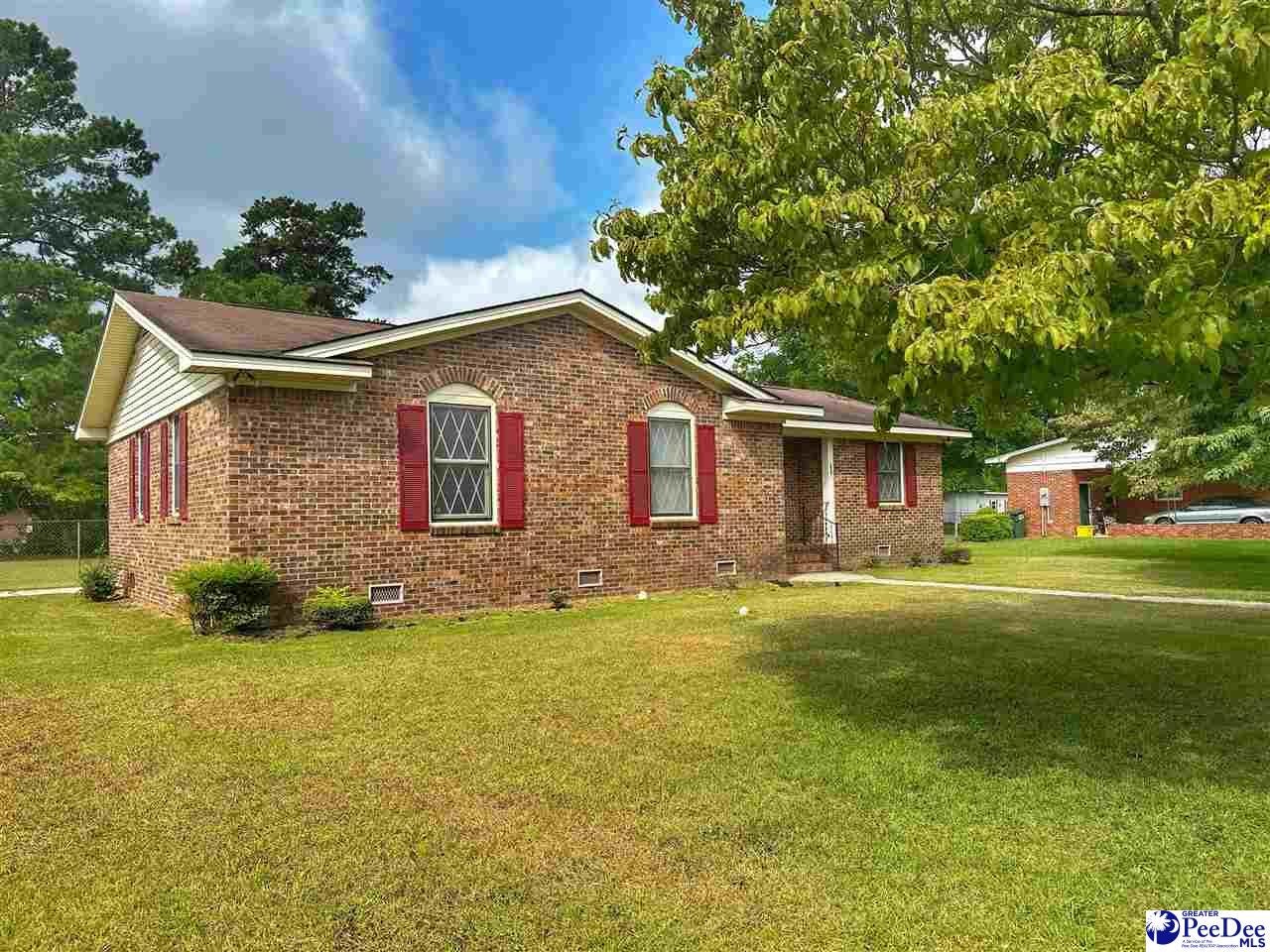 910 East Madison Street Dillon, SC 29536 - Photo 4 of 51 Gallery Image 4