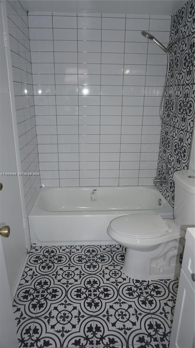 10057 Winding Lake Road, Unit 204 Sunrise, FL 33351 - Photo 8 of 13