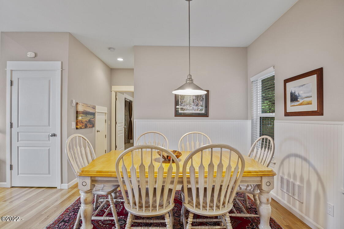 2140 Overleaf Loop Yachats, OR 97498 - Photo 15 of 29 Dining Area
