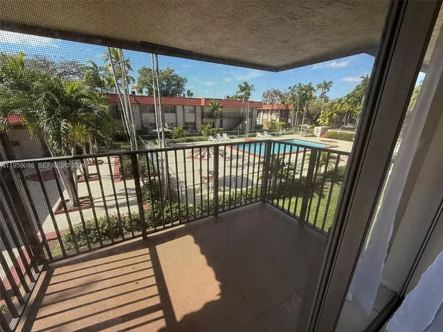 $2,000 | 10511 Southwest 108th Avenue, Unit 295, Miami, FL 33176